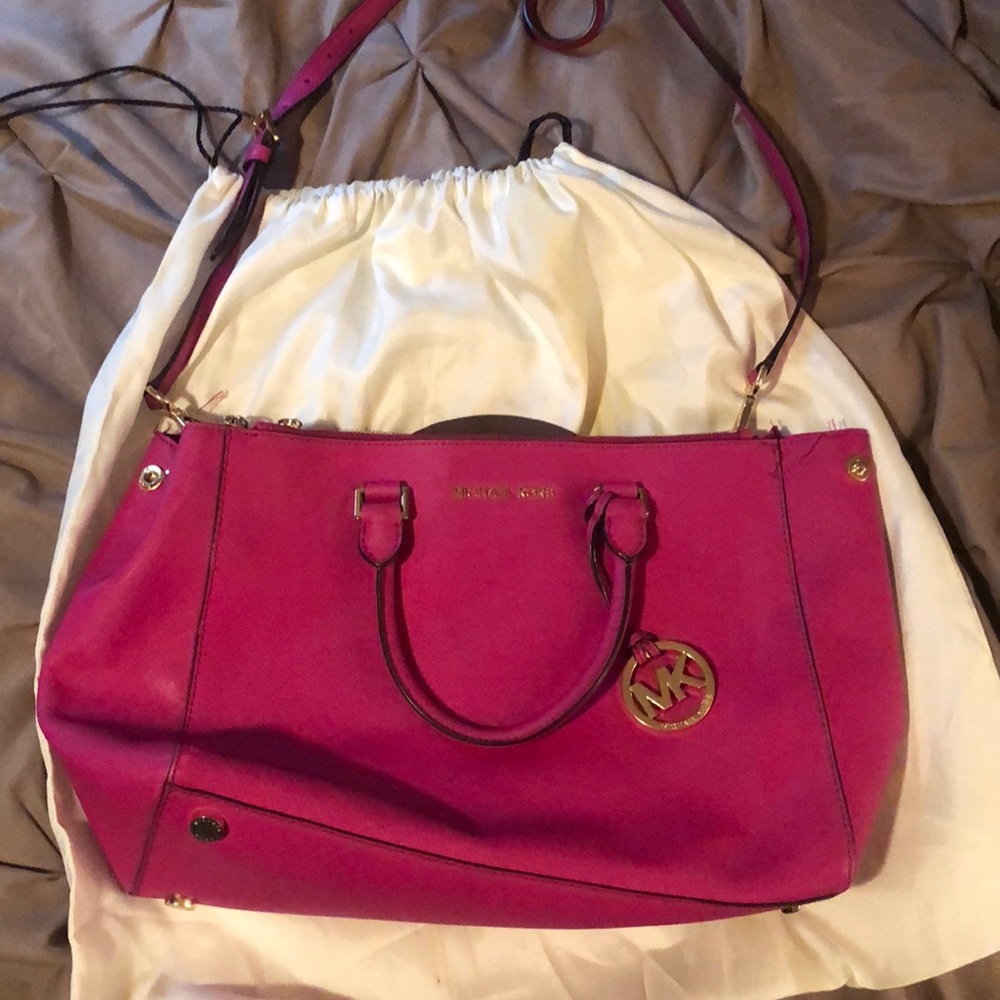 Micheal Kors purse